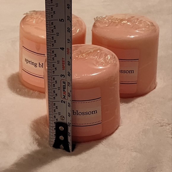 NWT! Bundle Of Spring Blossom Pillar Candles (Set Of 3) - Picture 8 of 9